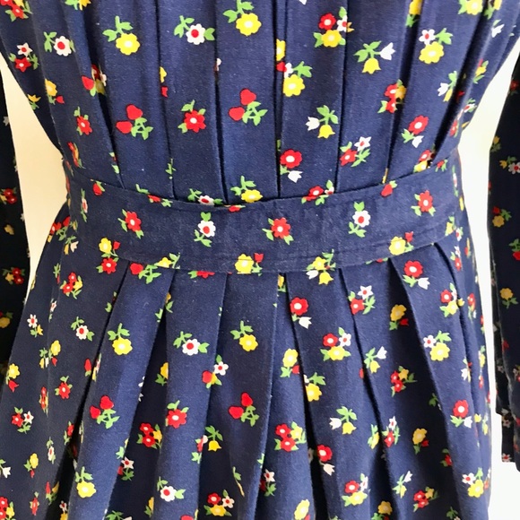 Vintage 1970s Cotton Peasant Top, Navy Blue Floral, Size Small - Picture 4 of 10